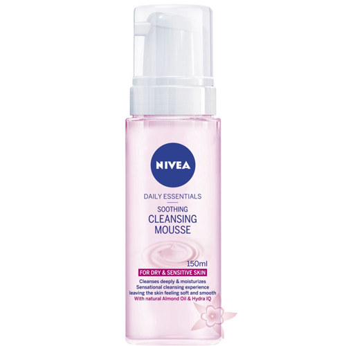 Nivea Yatıştırıcı Yüz Temizleme Köpüğü ( Kuru/Hassas Cilt ) 150 ml 